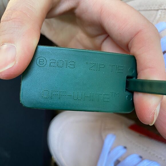 Off-White Low Vulcanized Canvas Sneaker EU 37 - Picture 4 of 9